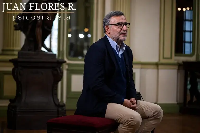 Paradigmas del trabajo y tensión laboral desde una mirada psicoanalítica de Juan Antonio Flores.